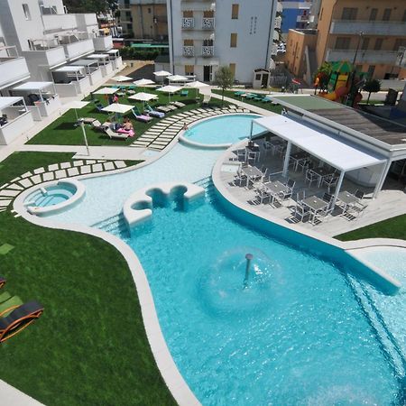 Marina Junior Suite 4 Stelle S Каорле Екстериор снимка