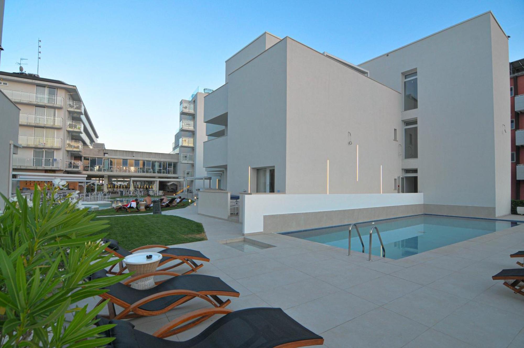 Marina Junior Suite 4 Stelle S Каорле Екстериор снимка