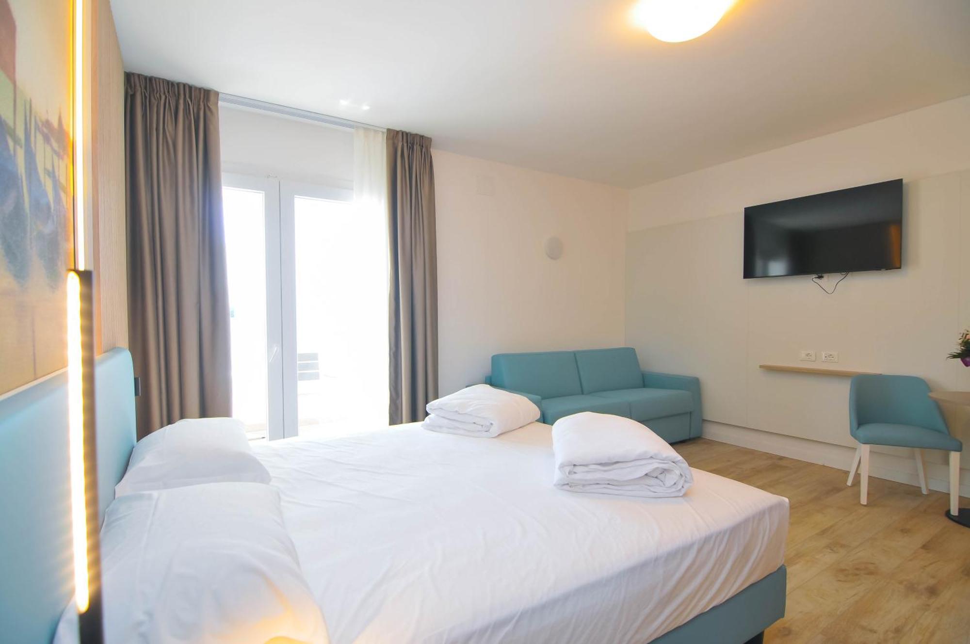 Marina Junior Suite 4 Stelle S Каорле Екстериор снимка