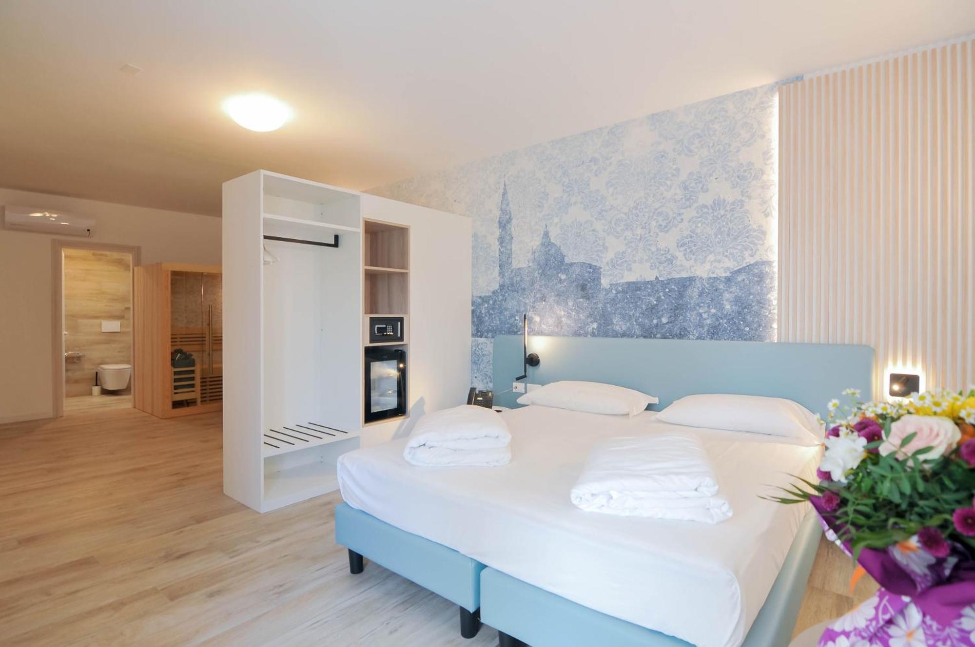 Marina Junior Suite 4 Stelle S Каорле Екстериор снимка