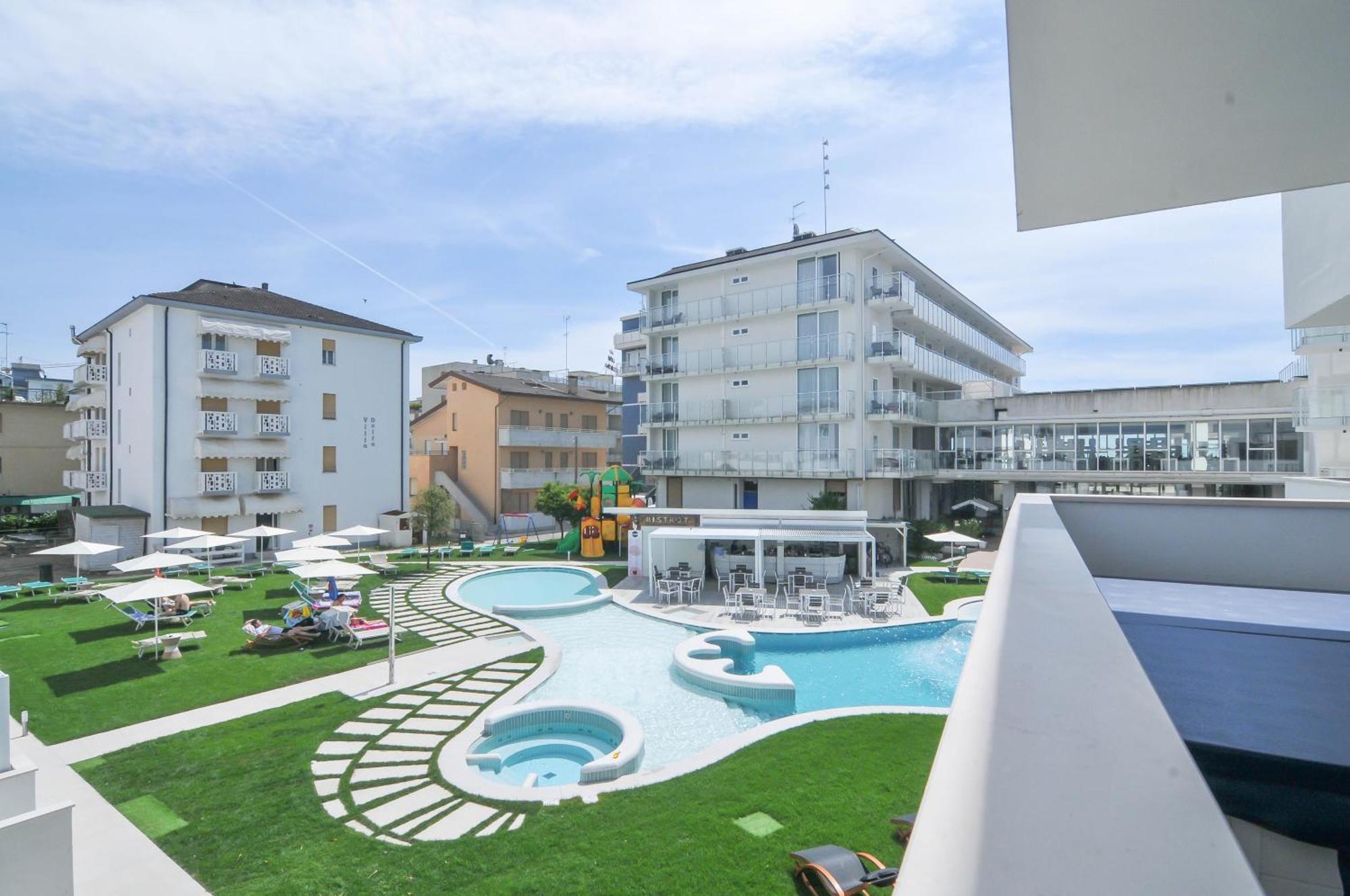 Marina Junior Suite 4 Stelle S Каорле Екстериор снимка