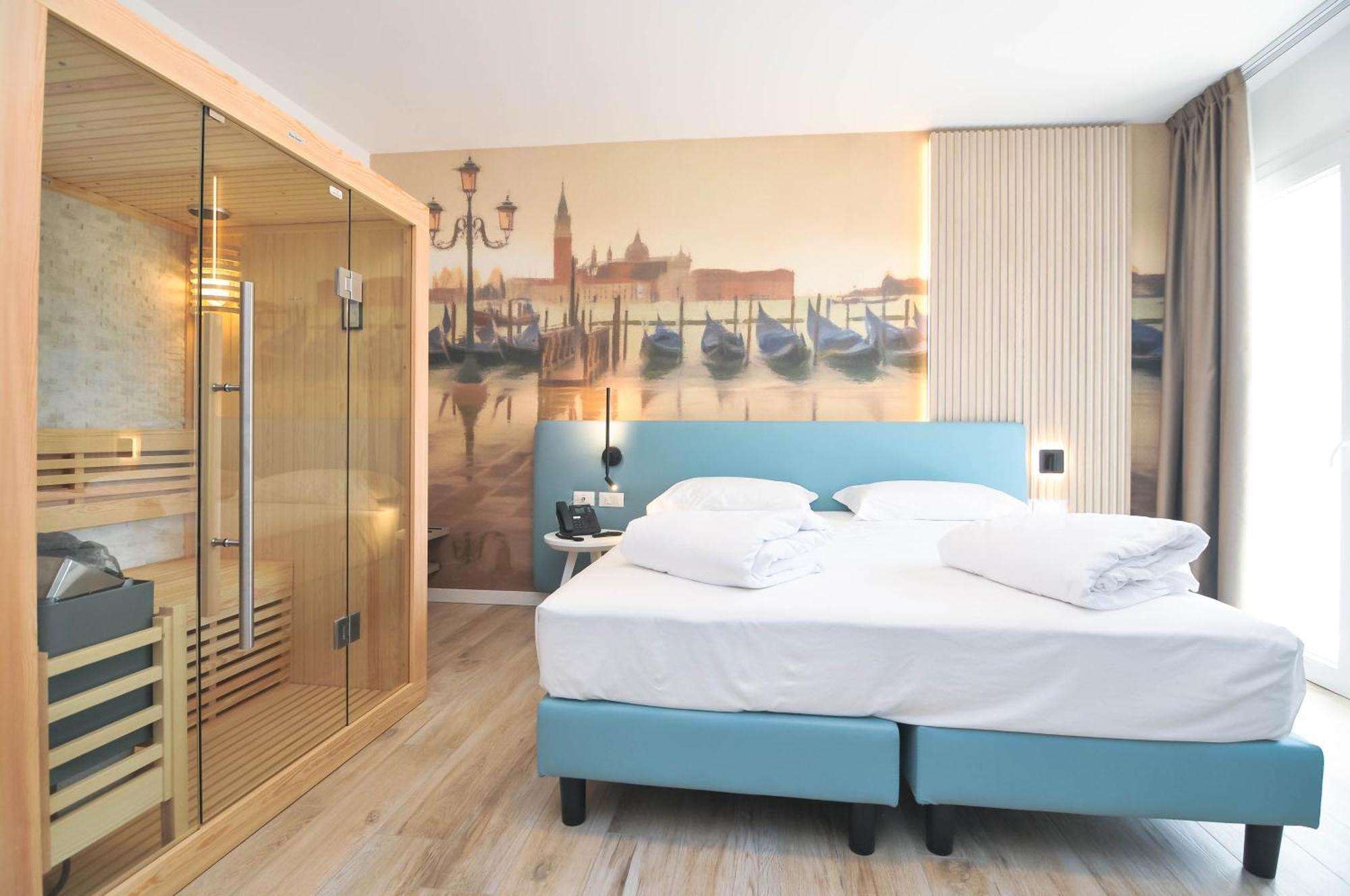 Marina Junior Suite 4 Stelle S Каорле Екстериор снимка